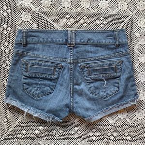 CAbi Shorts - CAbi Women’s Blue Jean Denim Distressed Shorts * CAbi Shorts - CAbi Women’s Blue Jean Denim Distressed Shorts *